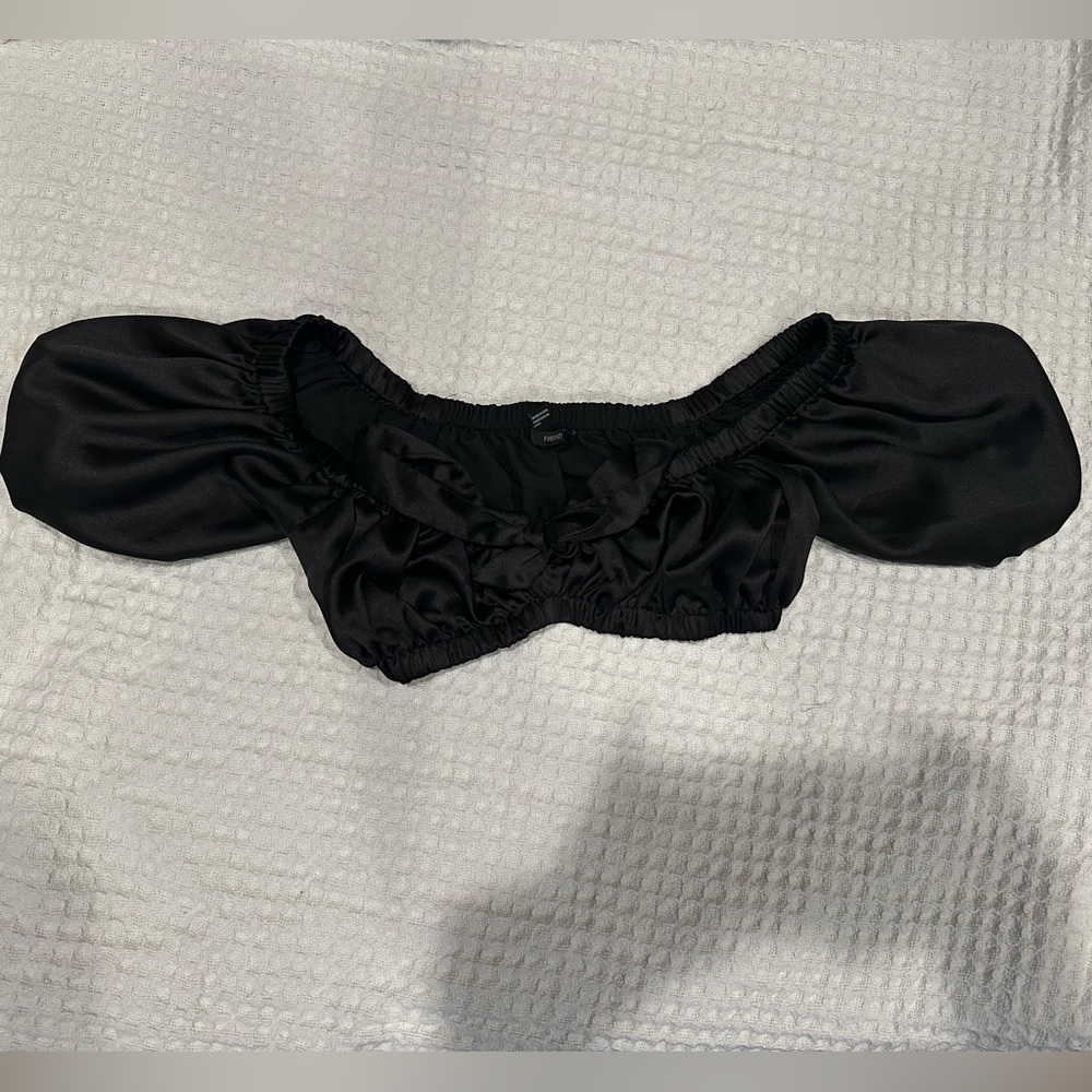 Satin puff sleeve crop top.